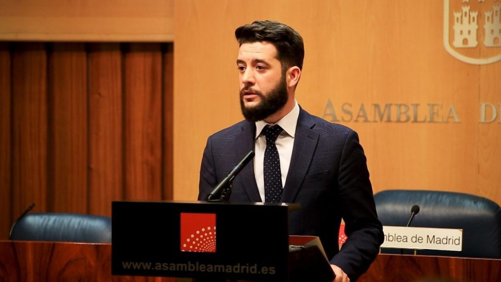 César Zafra en la Asamblea de la Comunidad de Madrid