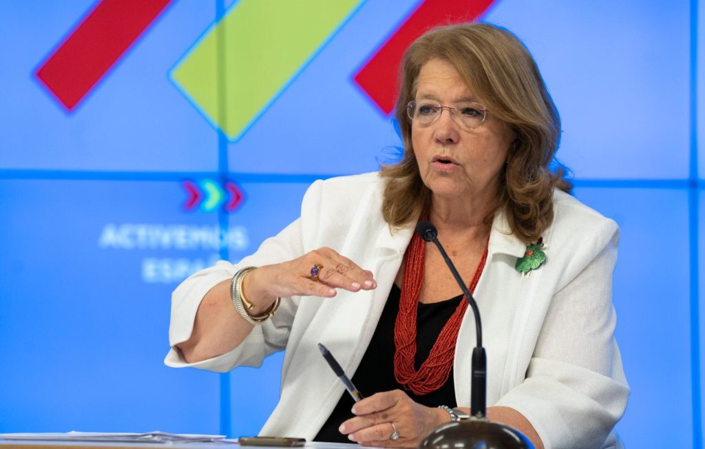Elvira Rodríguez en un acto del Partido Popular